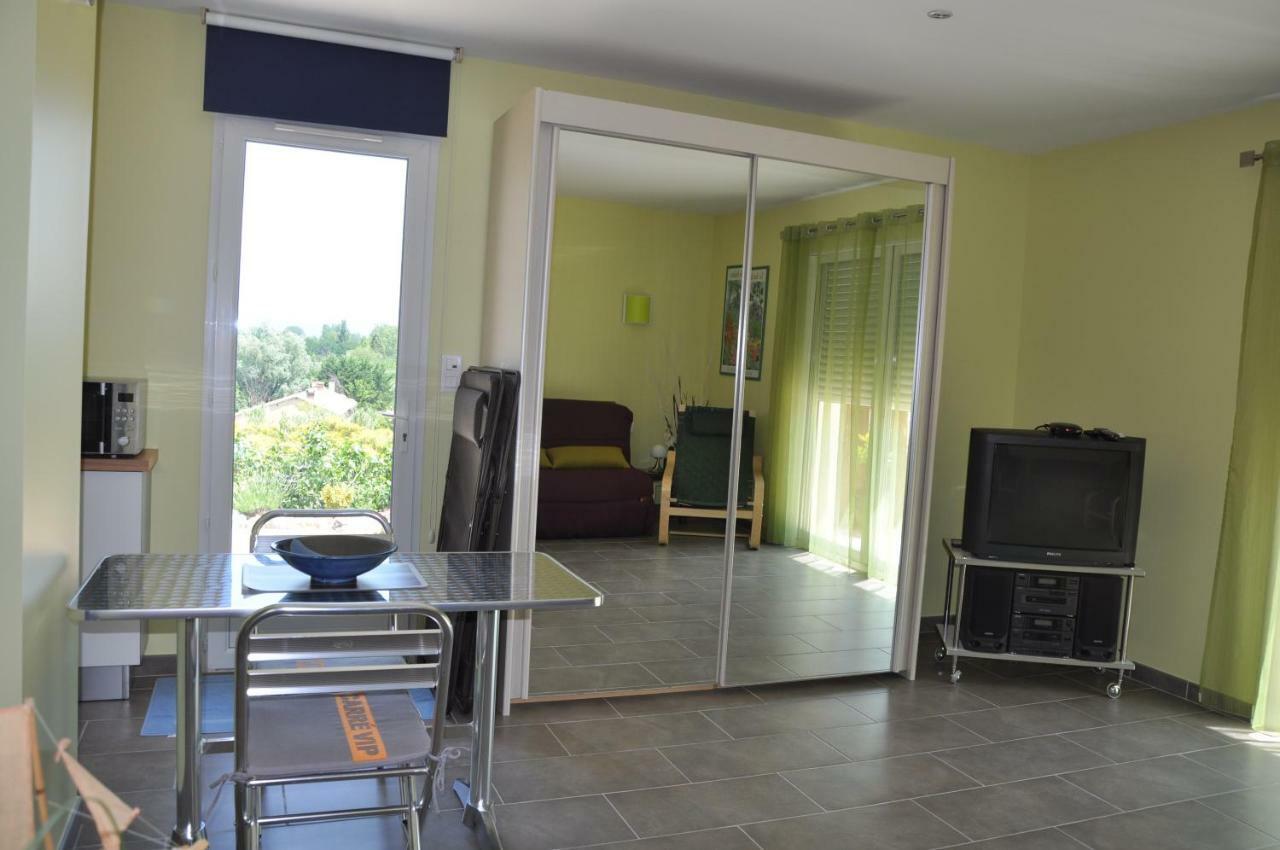 Martichris Appartement Châteauneuf-de-Gadagne Buitenkant foto
